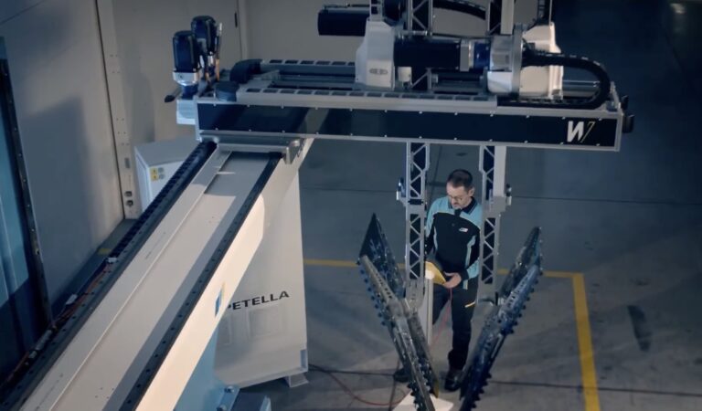 Vysoká produktivita a snížení nákladů při lisování díky „stack molding“